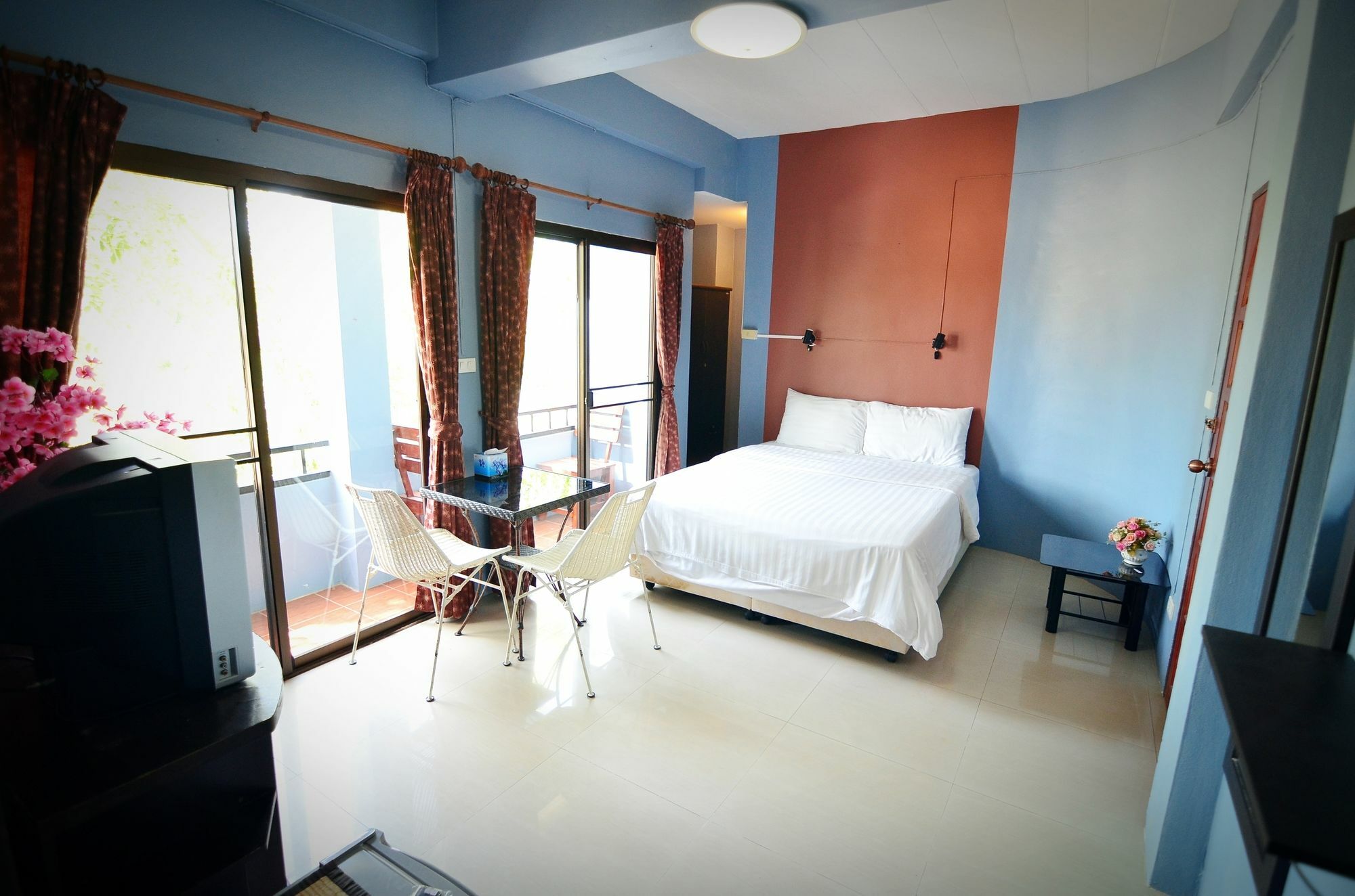 The Famous House - Jomtien Hotel Exterior foto
