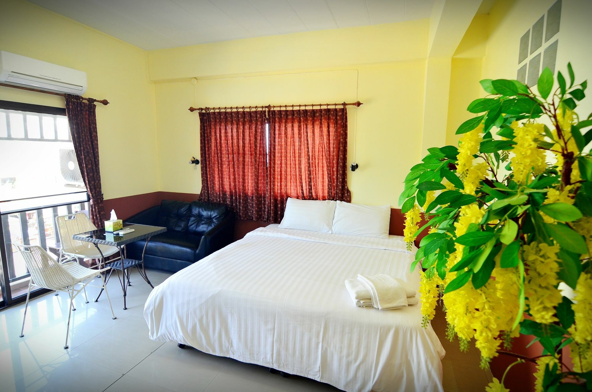 The Famous House - Jomtien Hotel Exterior foto
