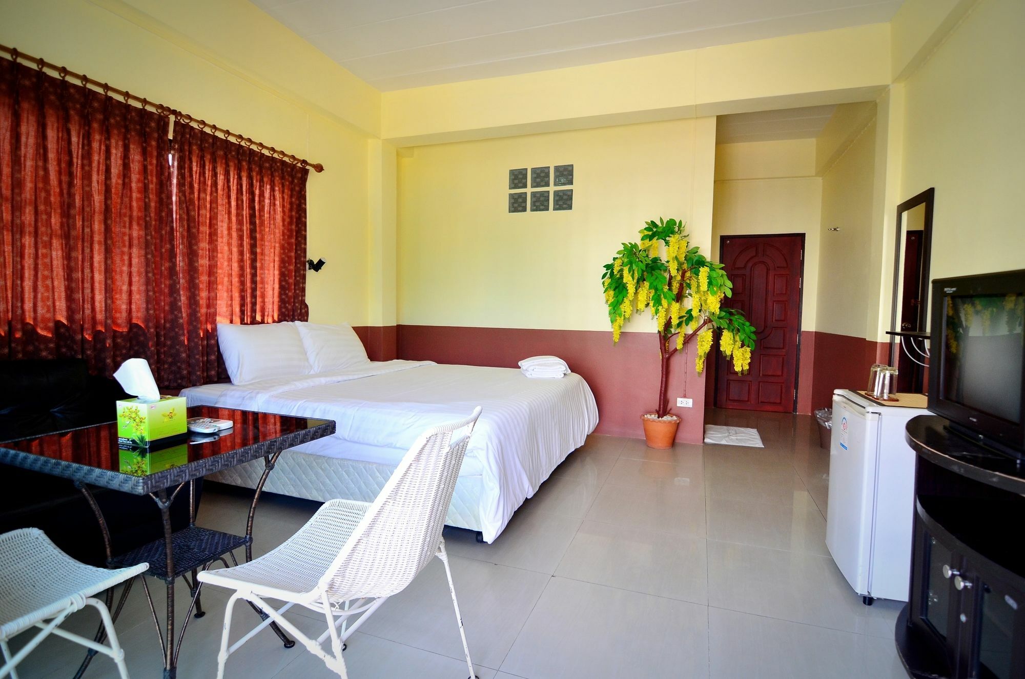 The Famous House - Jomtien Hotel Exterior foto