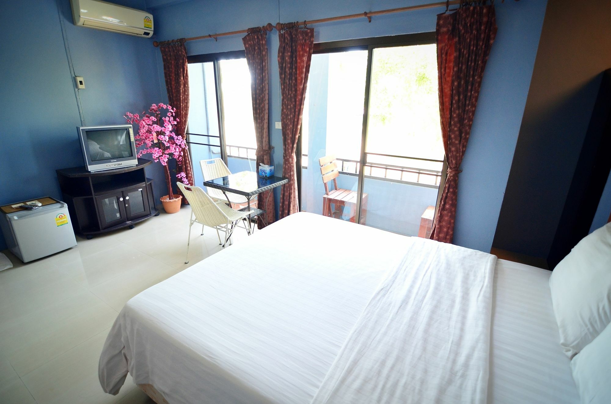 The Famous House - Jomtien Hotel Exterior foto